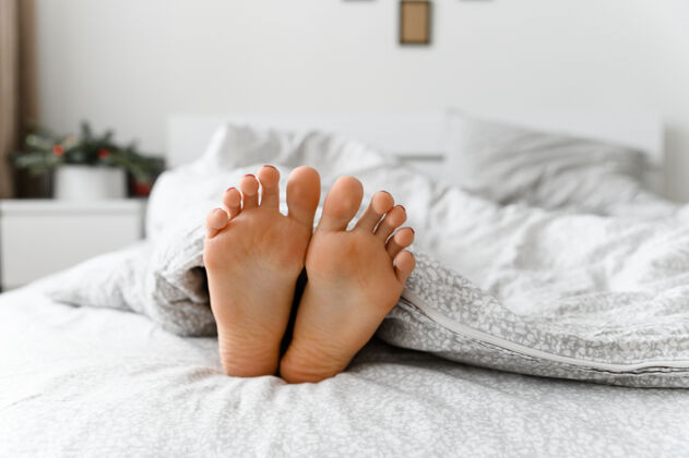 脚趾脚在床上女指甲房间