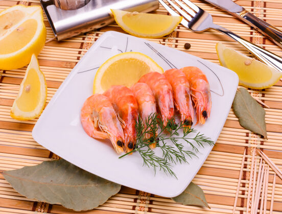 饮食方煮虾装饰板一枝莳萝对虾烹饪健康