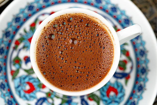 浓缩咖啡传统的土耳其咖啡在东方餐具特写咖啡东方的瓷器