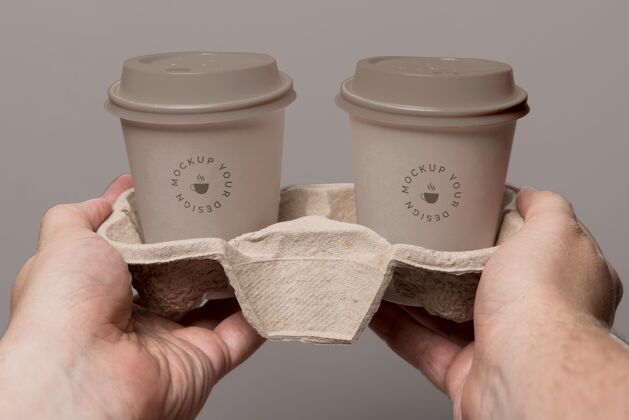 咖啡杯塑料杯与咖啡模型在支持商标模型塑料杯