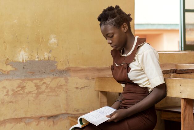 教育非洲孩子在课堂上学习童年小学生学生