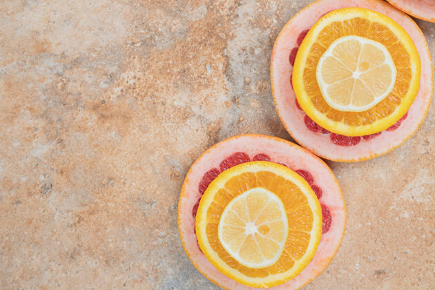 葡萄柚柠檬 橘子和柚子片组成高品质照片切块新鲜柑橘