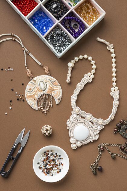 活动珠子工作的基本顶视图创造珠子业余爱好
