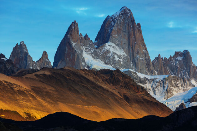 景观著名的塞罗·菲茨·罗伊——阿根廷巴塔哥尼亚最美丽 最难听的岩石山峰之一山脉顶峰自然