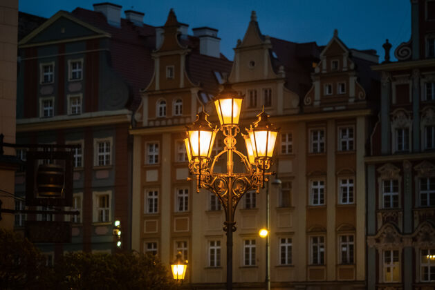 灯光弗罗茨瓦夫老城燃灯夜景老城区欧洲灯笼
