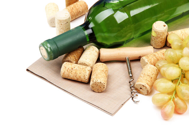 帽子一瓶葡萄酒 葡萄和软木塞 孤立的白色酒吧酒精葡萄酒