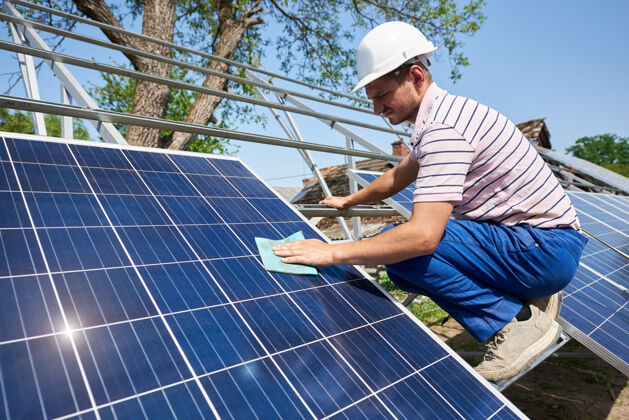 反射独立太阳能电池板系统安装 可再生绿色能源生态能源新