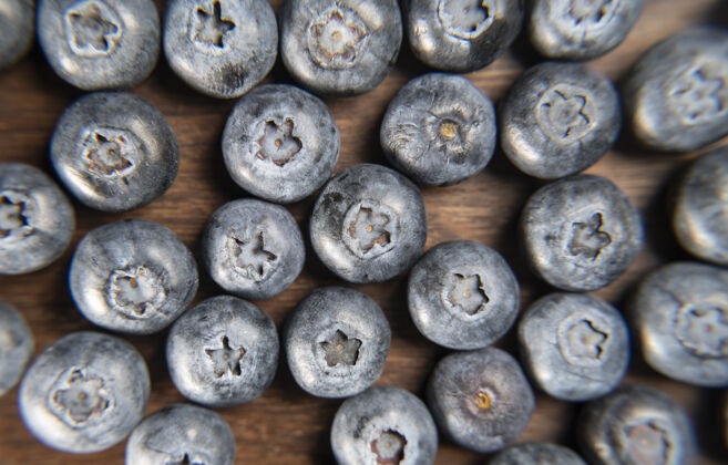 多汁蓝莓成熟新鲜多汁的蓝莓排毒甜点生的