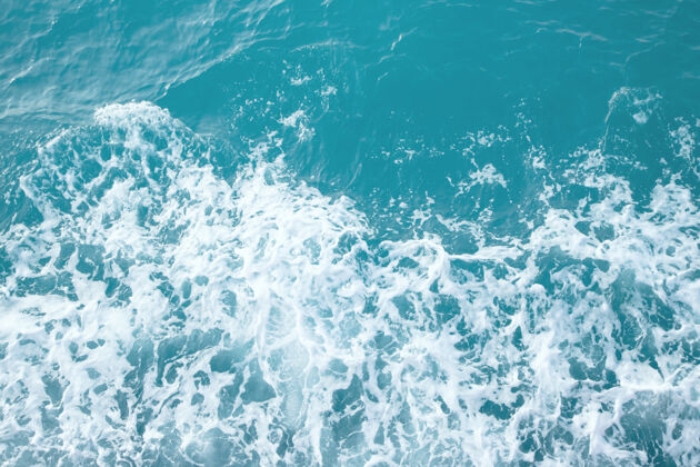 喷雾海浪在海浪中溅起涟漪水蓝色地下水位浪海洋潮湿
