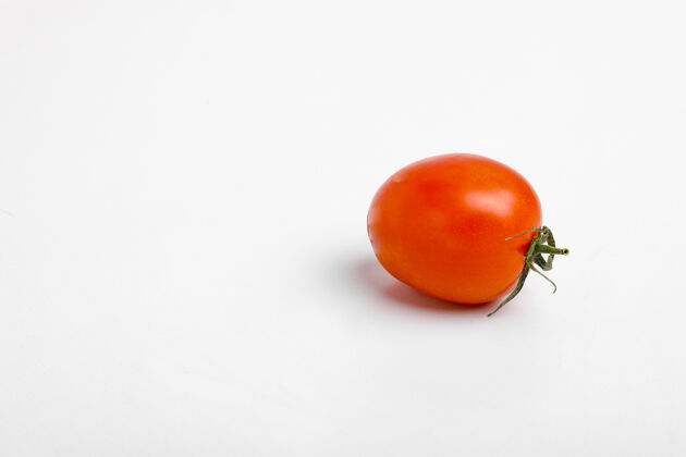天然红色 明亮 多汁 新鲜的西红柿蔬菜生的健康