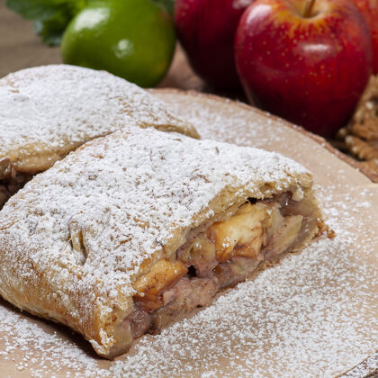水果蛋糕传统的坚果苹果馅饼甜点美味坚果