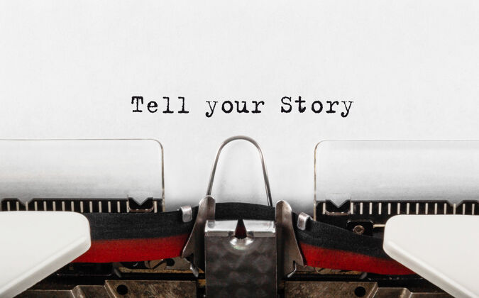 讲故事用复古打字机打印的文字讲述你的故事旧的打字机列表