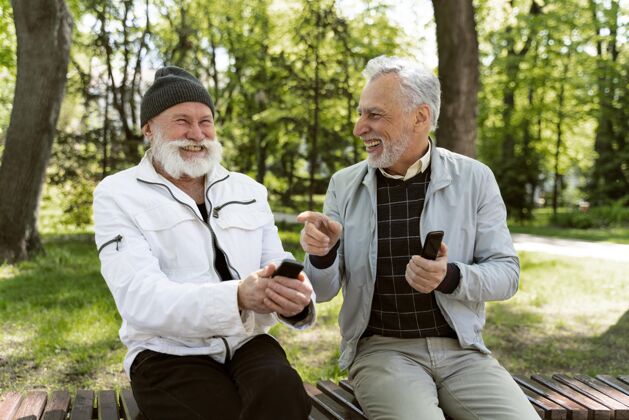 老年人中枪男子笑老年人老年人生活方式