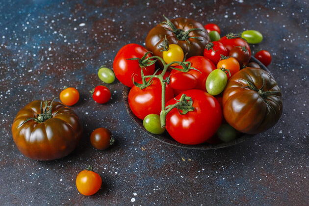 健康新鲜的有机西红柿分类素食红西红柿