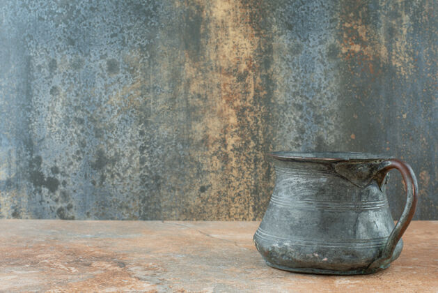 古董古色古香的大理石水壶古董壶旧的