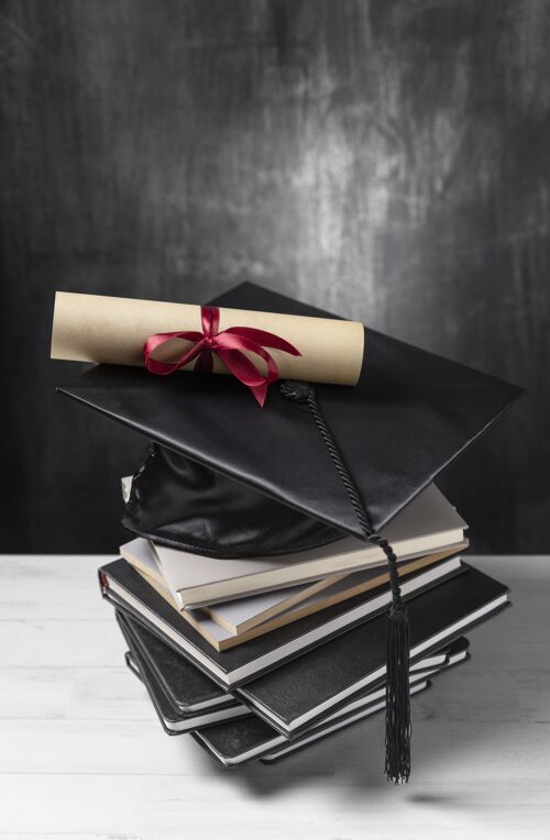 教育一堆带毕业证书的书学术TogaToga帽子