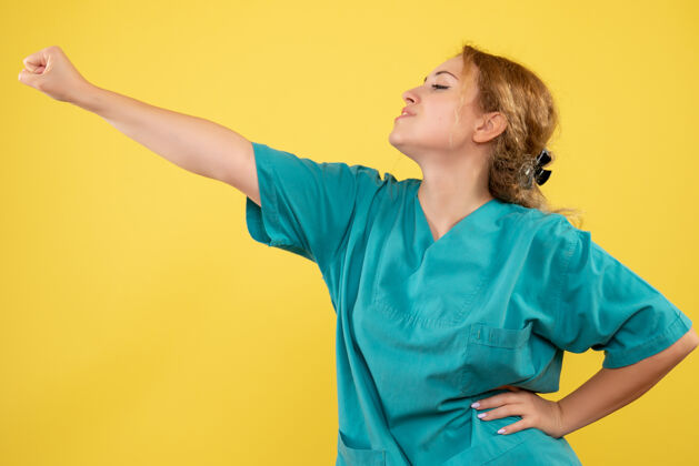 美女前视图穿着医疗衬衫的女医生 彩色情感健康医疗covid-19护士人颜色健康