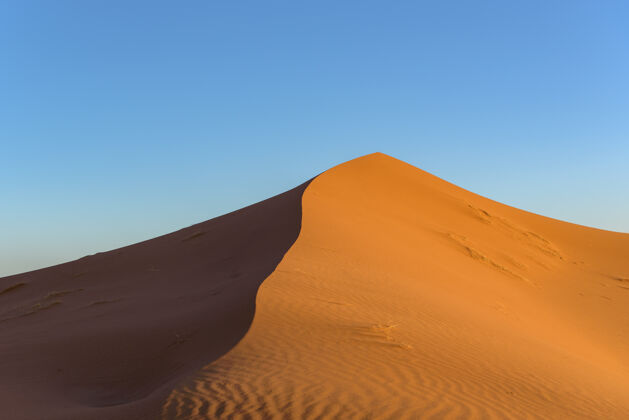 阿拉伯语在撒哈拉沙漠拍摄沙丘 摩洛哥空旷场景孤独