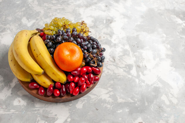 浆果正面图水果成分香蕉山茱萸和葡萄白桌水果浆果新鲜维生素葡萄新鲜可食用水果
