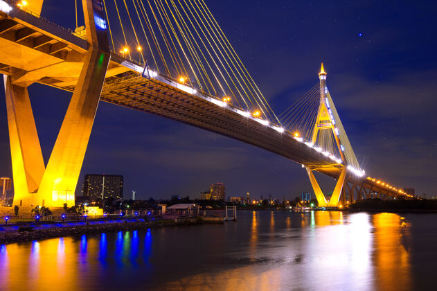高速公路泰国普密蓬吊桥悬挂巨大曼谷