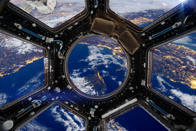 空间站地球和宇宙飞船这张图片的元素由美国宇航局提供火箭宇宙小说