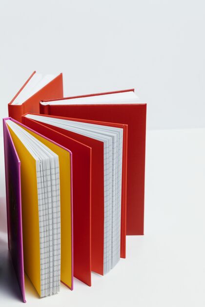 信息彩色封面的笔记本阅读文献教育