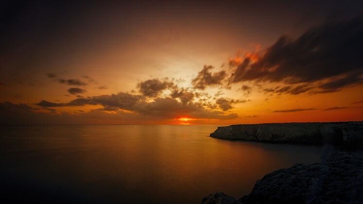 日落黎明全景摄影轮廓海岸岩石