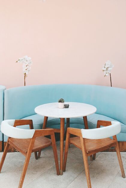 座椅现代浅蓝色沙发 白色木桌的彩色照片建筑清洁房间