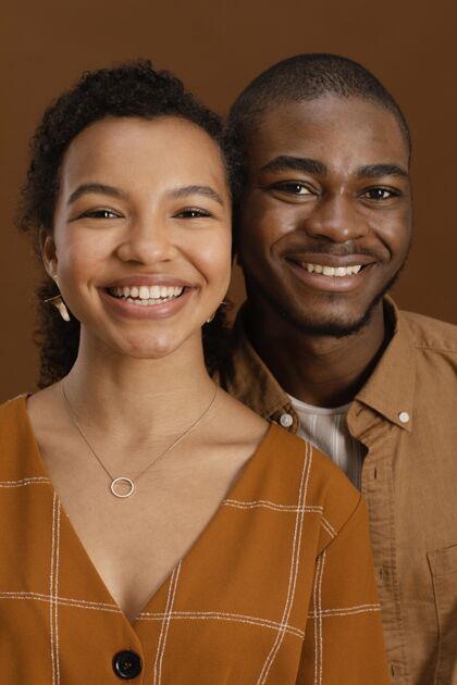 肖像笑脸情侣正面图美丽人非裔美国人
