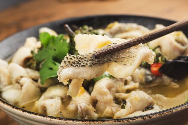 美味中国菜：美味的咸鱼鱼美味开胃菜