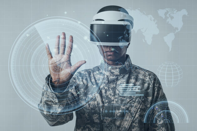 代理女兵使用未来虚拟屏幕军队技术小工具护目镜创新