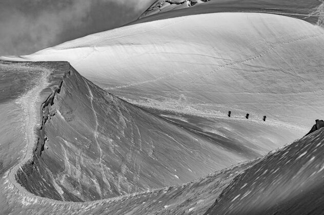 冰阿雷特杜米迪 勃朗峰山丘山路自然