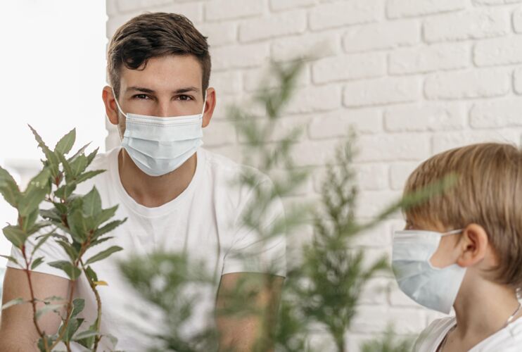 种植父子一起学种地植物男孩园艺