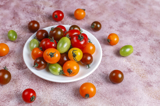饮食五颜六色的樱桃番茄团体空间蔬菜