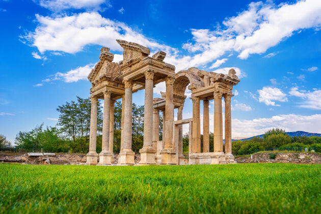 建筑土耳其的阿芙罗狄西亚斯古城石头柱剧院