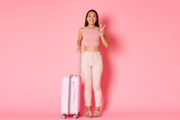 机场旅行 度假和度假的概念可爱的亚洲女孩准备探索新的国家旅行社黑发旅行社